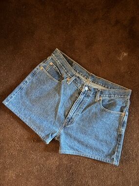 Classic Levi shorts!